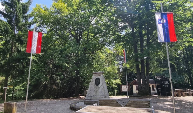 Naravoslovna gozdna učna pot Tromejnik